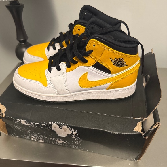 Air Jordan 1 mid